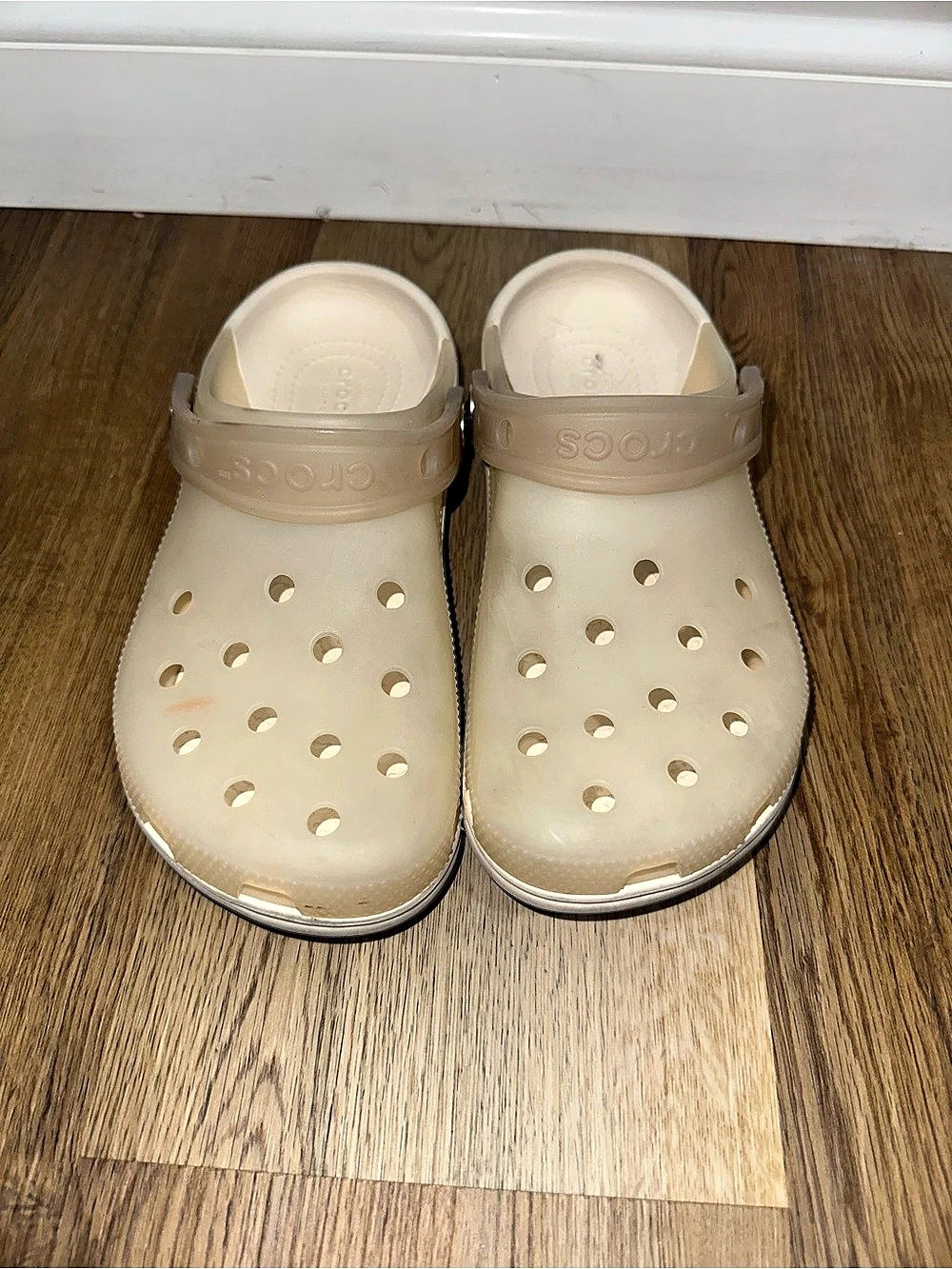 Crocs Classic Translucent Clog Cream W6 M8